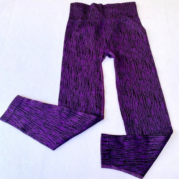 Athleta Flurry Elemental Tight leggings Snowscape Black Basalt Violet women’s M - Picture 4 of 10